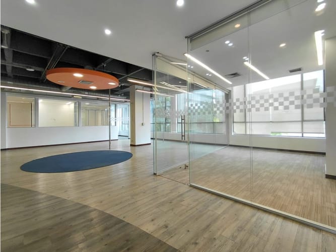 Oficina en arriendo en Alejandria, Medellín, 203 m² · foto 5 de 12