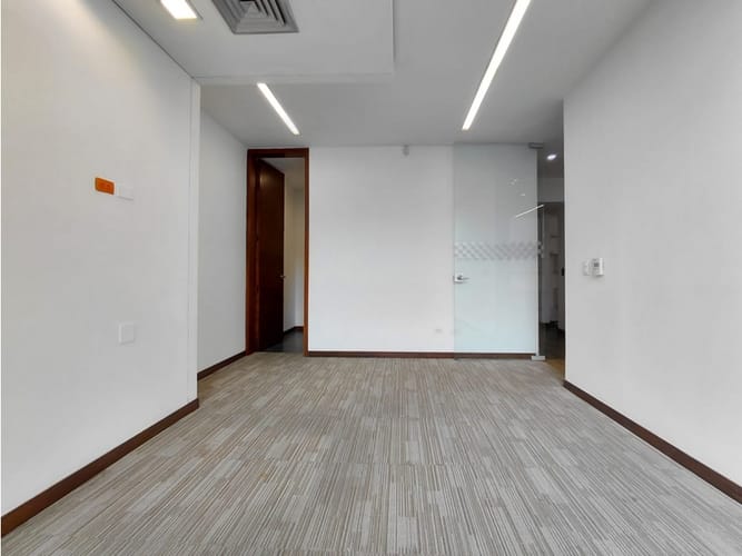 Oficina en arriendo en Alejandria, Medellín, 203 m² · foto 8 de 12