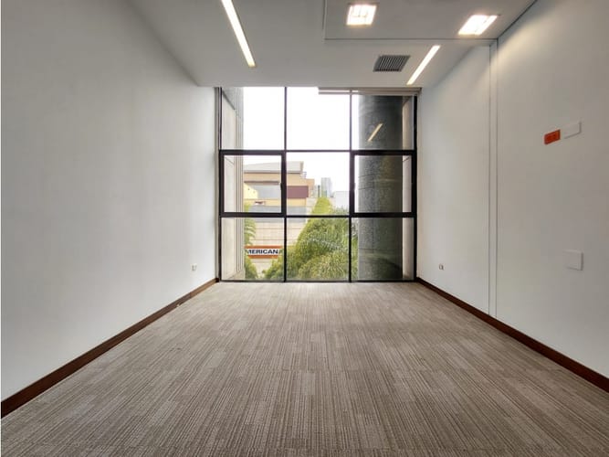 Oficina en arriendo en Alejandria, Medellín, 203 m² · foto 9 de 12