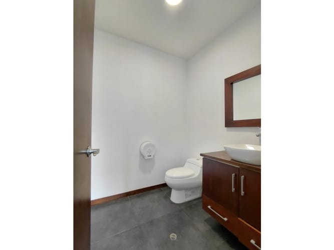Oficina en arriendo en Alejandria, Medellín, 203 m² · foto 10 de 12