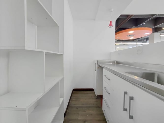 Oficina en arriendo en Alejandria, Medellín, 203 m² · foto 12 de 12