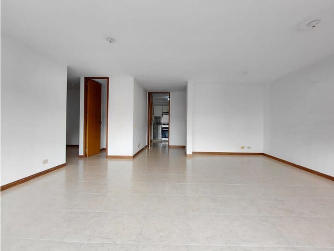 Apartamento de 3 alcobas en venta en El Poblado, Medellín, 114 m² · foto 2 de 24