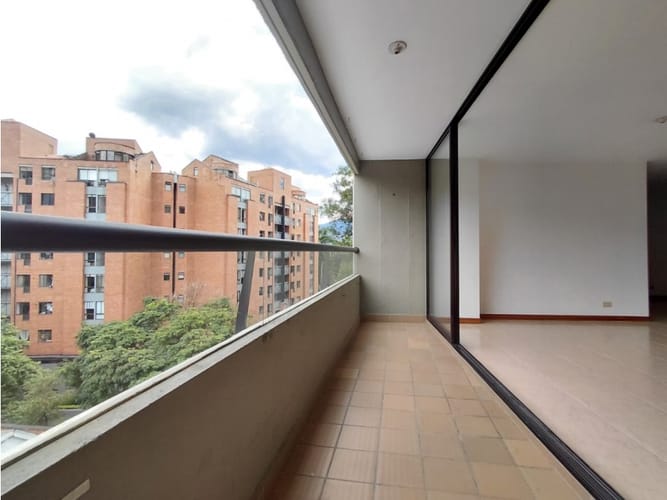 Apartamento de 3 alcobas en venta en El Poblado, Medellín, 114 m² · foto 11 de 24