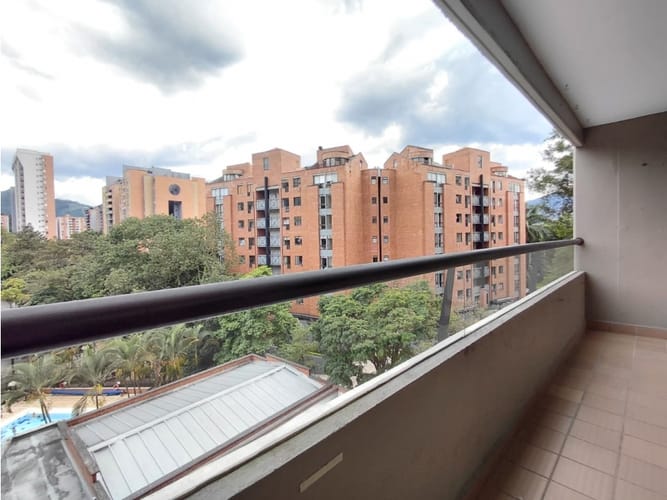 Apartamento de 3 alcobas en venta en El Poblado, Medellín, 114 m² · foto 12 de 24