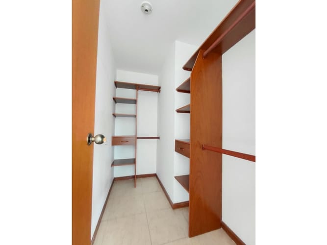 Apartamento de 3 alcobas en venta en El Poblado, Medellín, 114 m² · foto 23 de 24