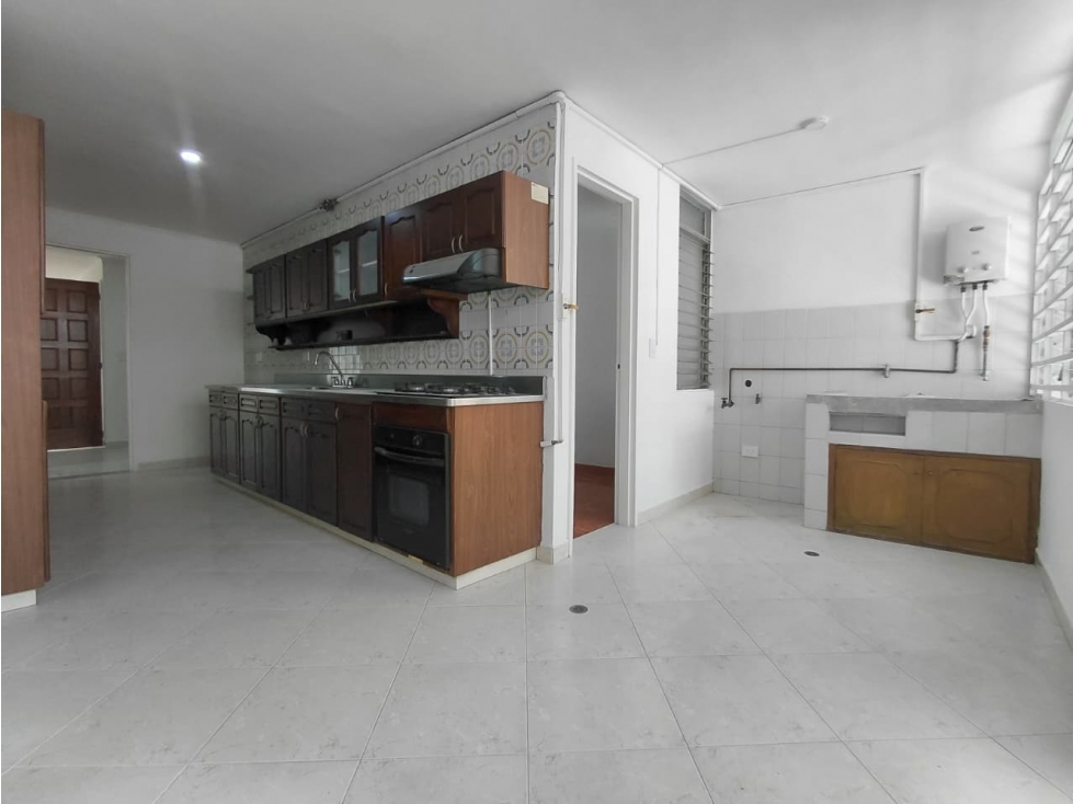 Apartamento en arriendo en Laureles, Medellín · foto 3 de 24
