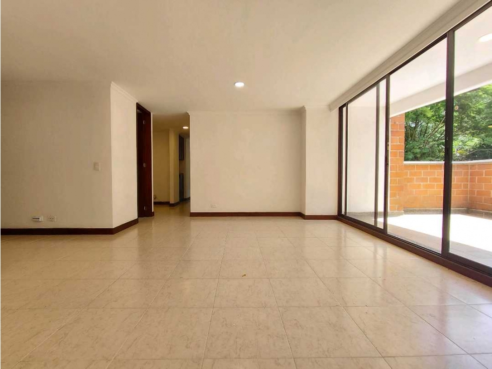 Apartamento en venta en El Poblado, Medellín · foto 4 de 24