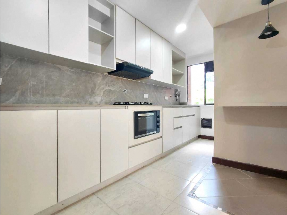 Apartamento en venta en El Poblado, Medellín · foto 8 de 24