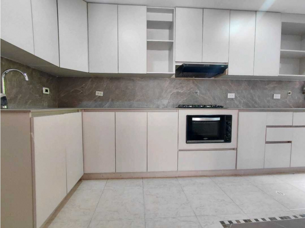 Apartamento en venta en El Poblado, Medellín · foto 9 de 24