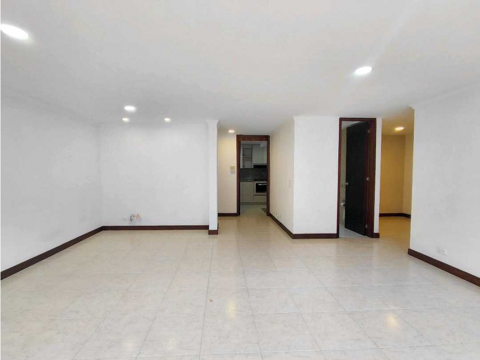 Apartamento en venta en El Poblado, Medellín · foto 12 de 24