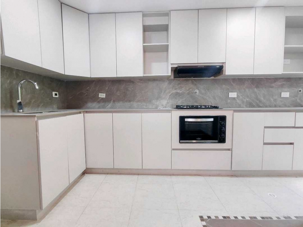 Apartamento en venta en El Poblado, Medellín · foto 23 de 24