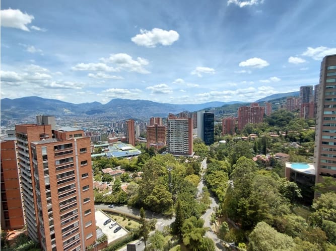 Apartamento de 3 alcobas en venta en El Poblado, Medellín, 219 m² · foto 9 de 24