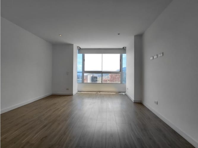 Apartamento de 3 alcobas en venta en El Poblado, Medellín, 219 m² · foto 18 de 24