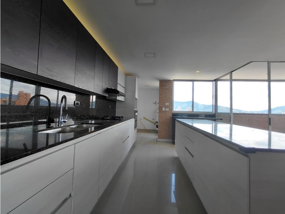 Apartamento en arriendo en El Poblado, Medellín · foto 10 de 24