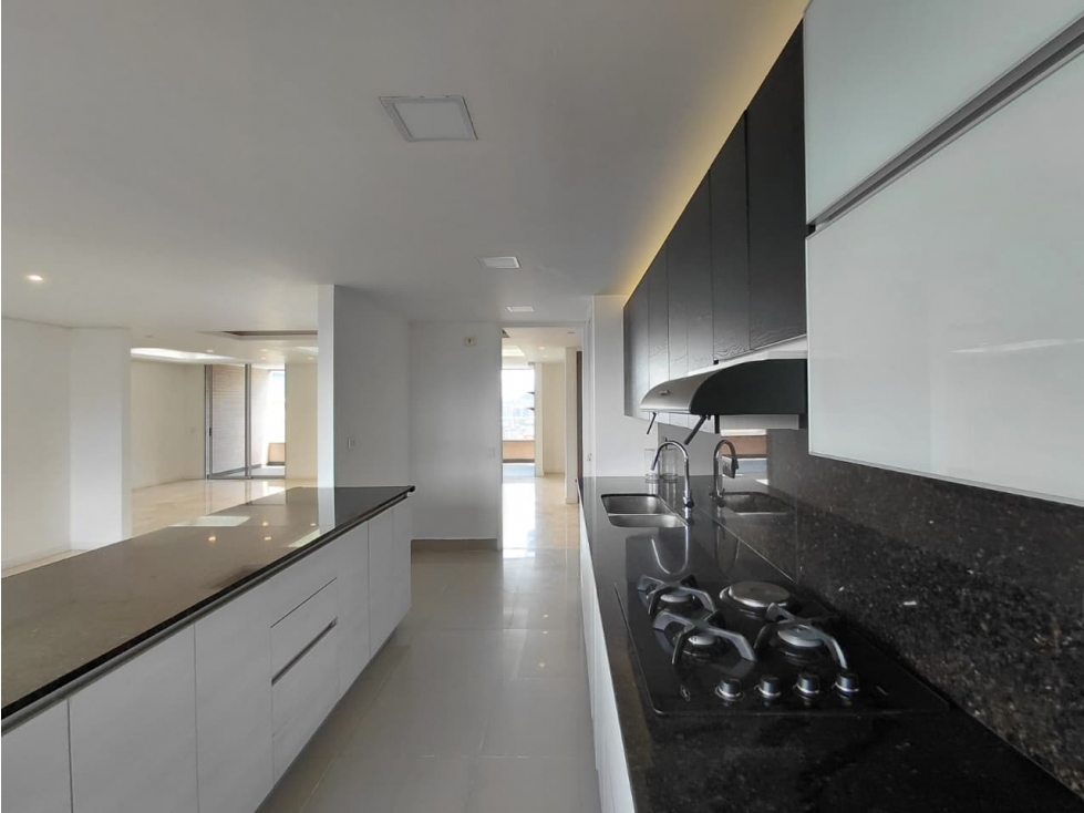 Apartamento en arriendo en El Poblado, Medellín · foto 11 de 24