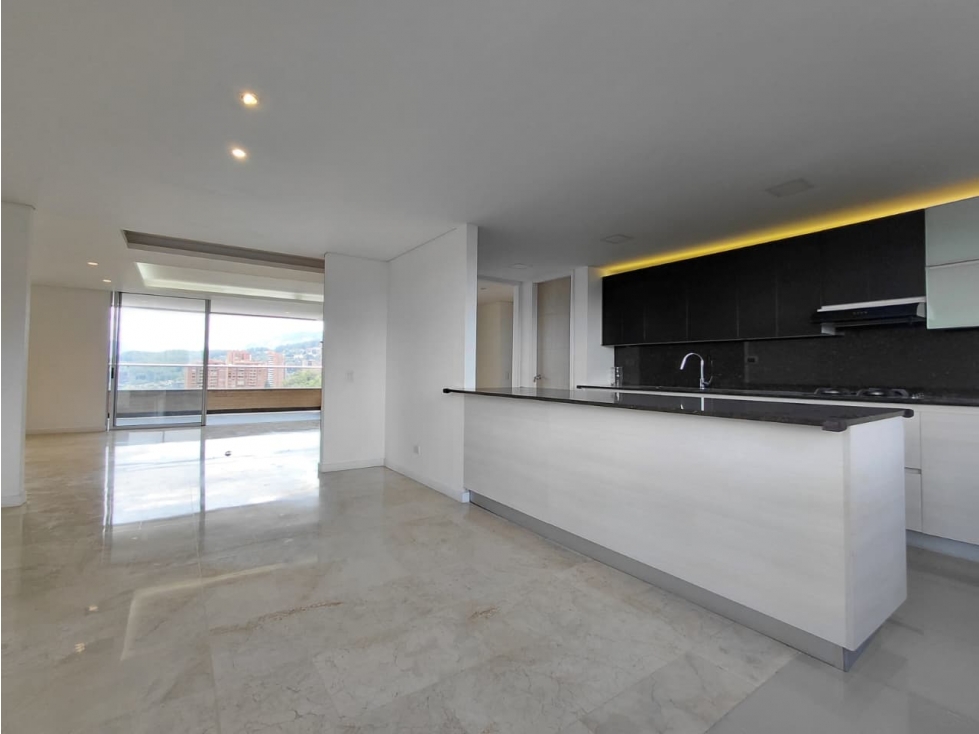 Apartamento en arriendo en El Poblado, Medellín · foto 14 de 24