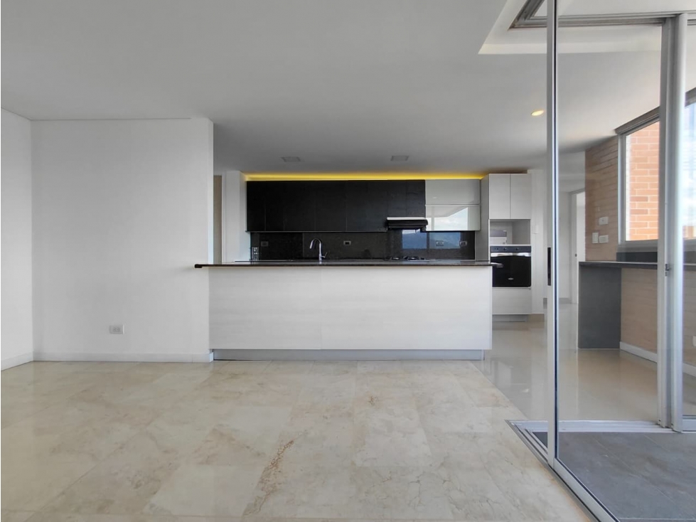 Apartamento en arriendo en El Poblado, Medellín · foto 15 de 24