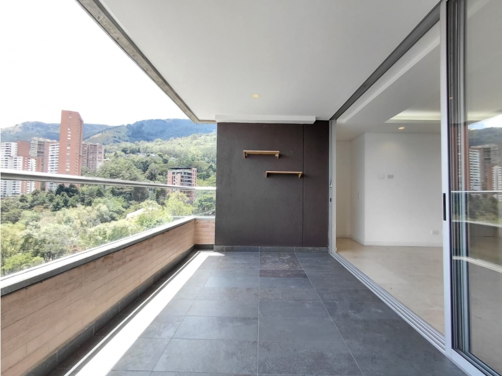 Apartamento en arriendo en El Poblado, Medellín · foto 17 de 24