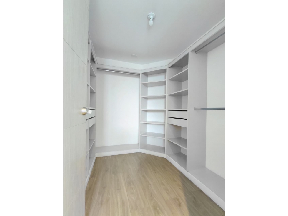 Apartamento en arriendo en El Poblado, Medellín · foto 20 de 24