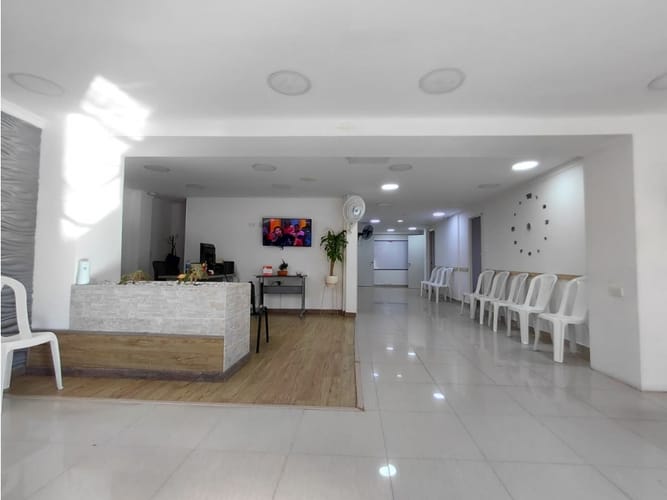 Local en venta en Bucarest, Envigado, 128 m² · foto 2 de 17