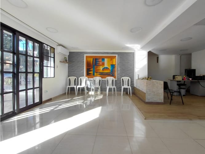 Local en venta en Bucarest, Envigado, 128 m² · foto 3 de 17