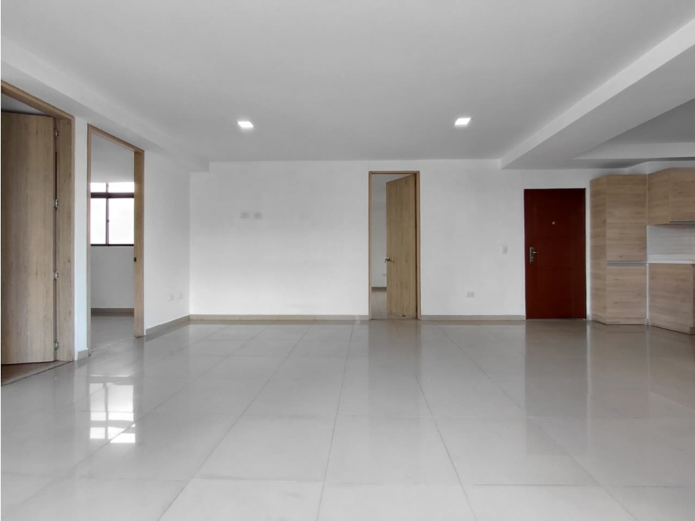 Apartamento en venta en La Almeria, Medellín · foto 2 de 24