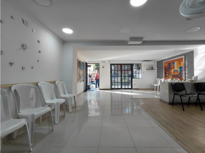 Local en venta en Bucarest, Envigado, 128 m² · foto 5 de 17
