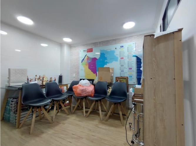 Local en venta en Bucarest, Envigado, 128 m² · foto 8 de 17