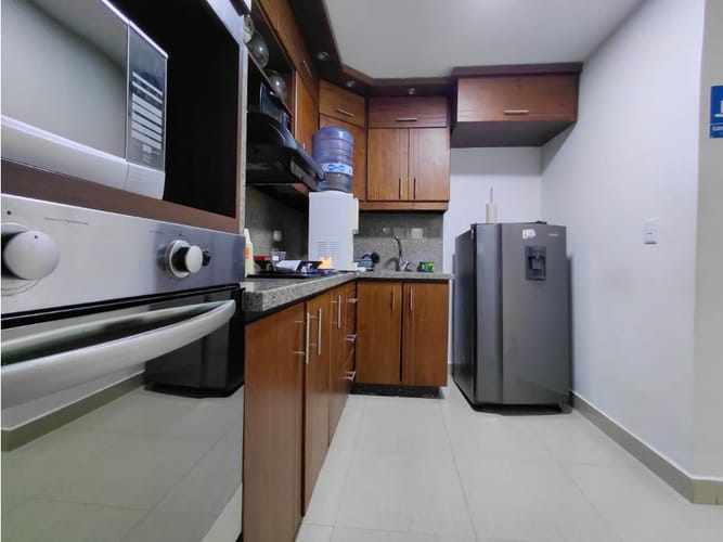 Local en venta en Bucarest, Envigado, 128 m² · foto 10 de 17