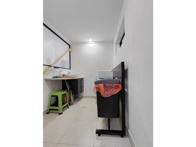 Local en venta en Bucarest, Envigado, 128 m² · foto 15 de 17
