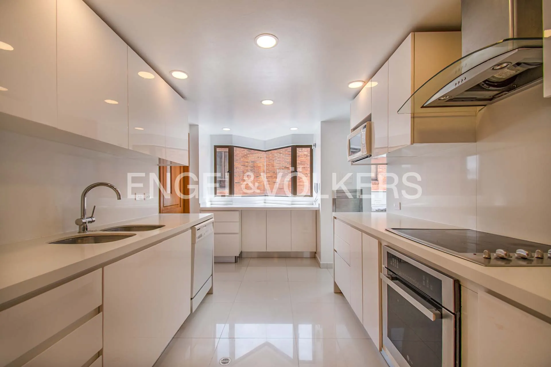 Apartamento en venta en Los Rosales, Bogotá · foto 9 de 19