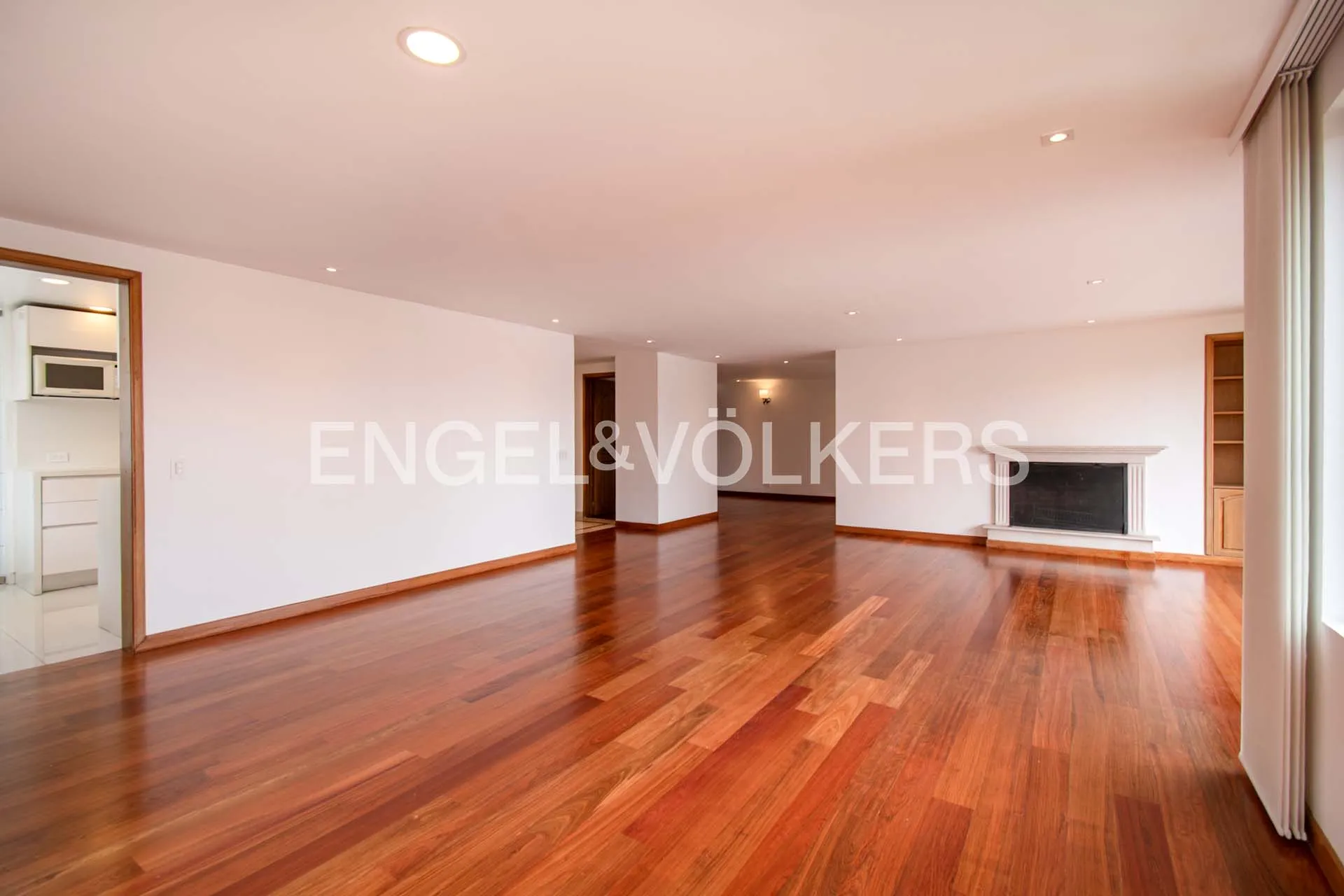 Apartamento en venta en Los Rosales, Bogotá · foto 3 de 19