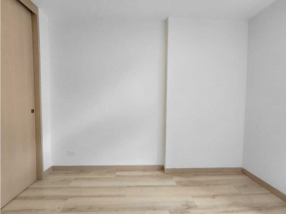Apartamento en arriendo en Loma Del Escobero, Envigado · foto 11 de 21