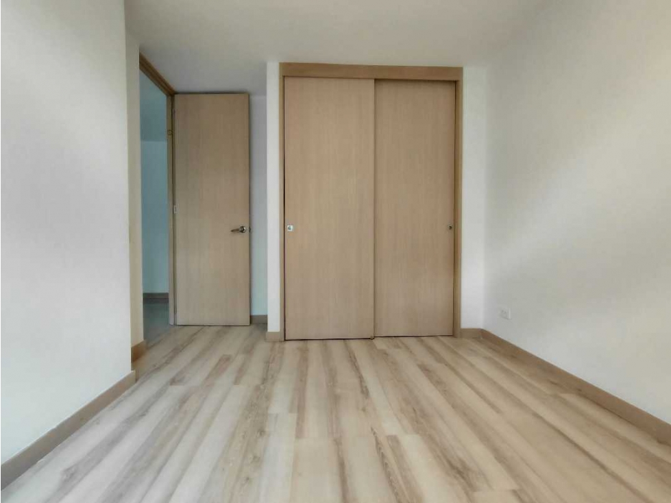 Apartamento en arriendo en Loma Del Escobero, Envigado · foto 12 de 21