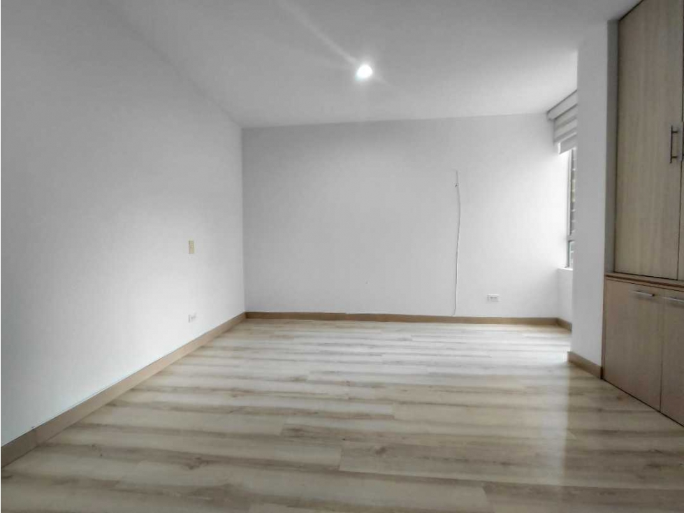 Apartamento en arriendo en Loma Del Escobero, Envigado · foto 17 de 21