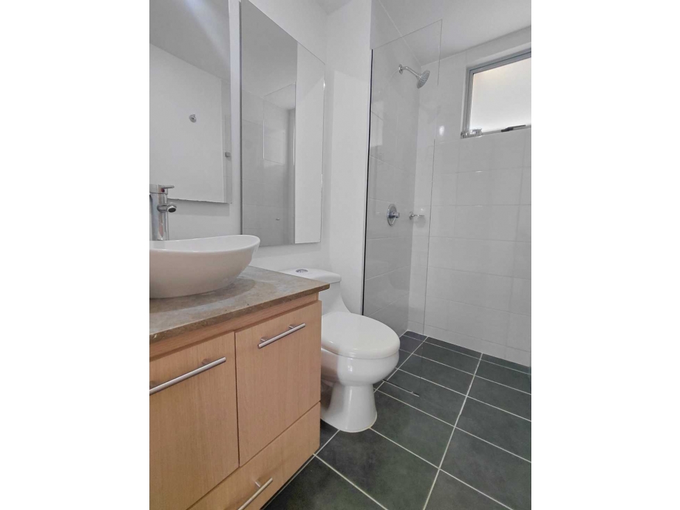 Apartamento en arriendo en Loma Del Escobero, Envigado · foto 18 de 21