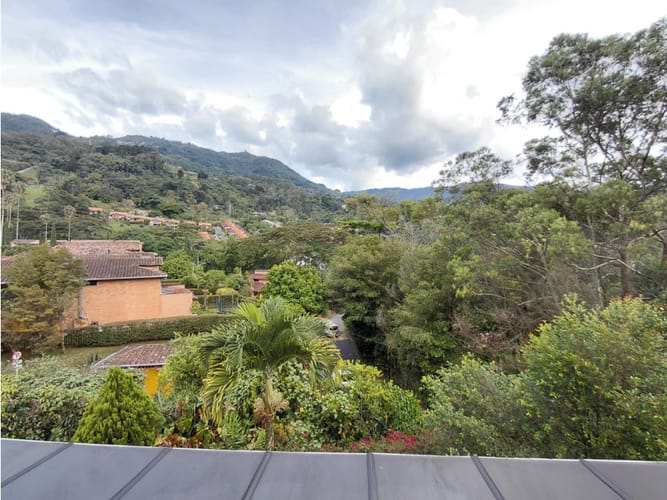 Casa de 5 alcobas en venta en La Inmaculada, Envigado, 194 m² · foto 22 de 24