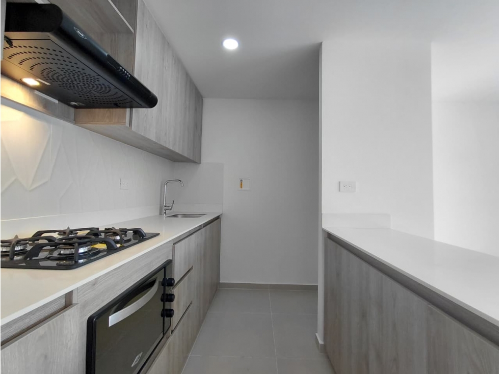 Apartamento en venta en Zona Industrial No. 1, Itagüí · foto 2 de 24