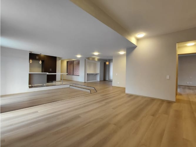 Apartamento de 3 alcobas en arriendo en San Lucas, Medellín, 170 m² · foto 9 de 24