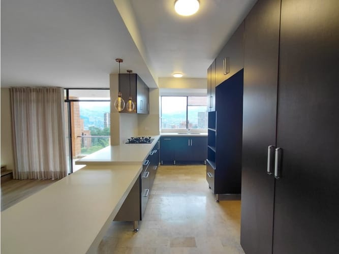 Apartamento de 3 alcobas en arriendo en San Lucas, Medellín, 170 m² · foto 13 de 24