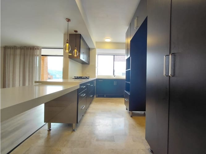 Apartamento de 3 alcobas en arriendo en San Lucas, Medellín, 170 m² · foto 14 de 24
