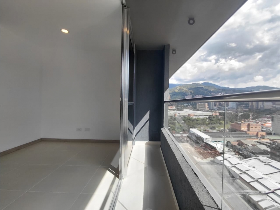 Apartamento en venta en Zona Industrial No. 1, Itagüí · foto 11 de 24