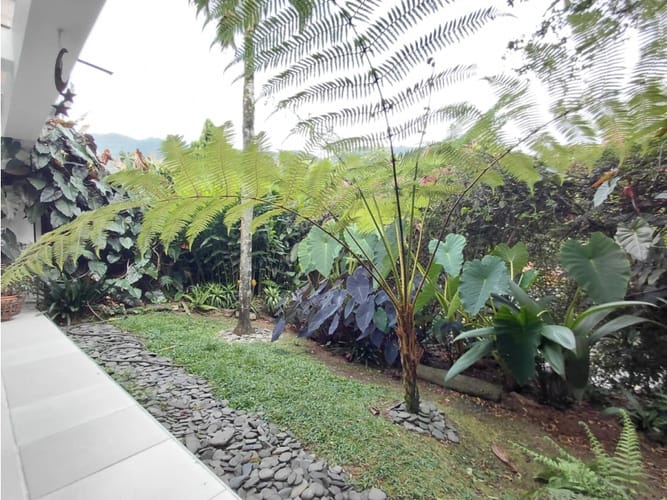 Casa de 5 alcobas en arriendo en La Inmaculada, Envigado, 194 m² · foto 7 de 24