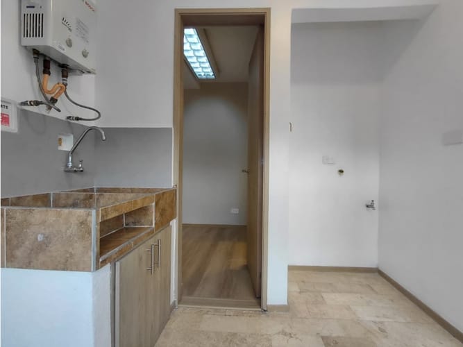 Apartamento de 3 alcobas en arriendo en San Lucas, Medellín, 170 m² · foto 18 de 24