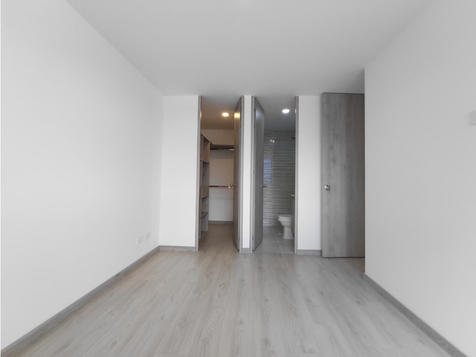 Apartamento en venta en Zona Industrial No. 1, Itagüí · foto 14 de 24