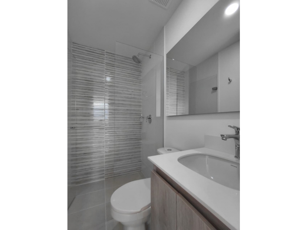 Apartamento en venta en Zona Industrial No. 1, Itagüí · foto 18 de 24