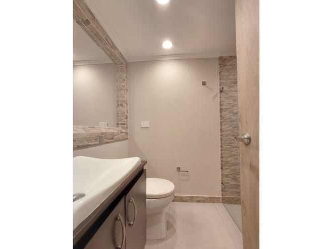Apartamento de 3 alcobas en arriendo en San Lucas, Medellín, 170 m² · foto 24 de 24