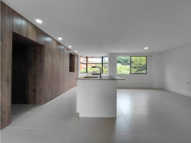 Apartamento en venta en Oviedo, Medellín · foto 2 de 24