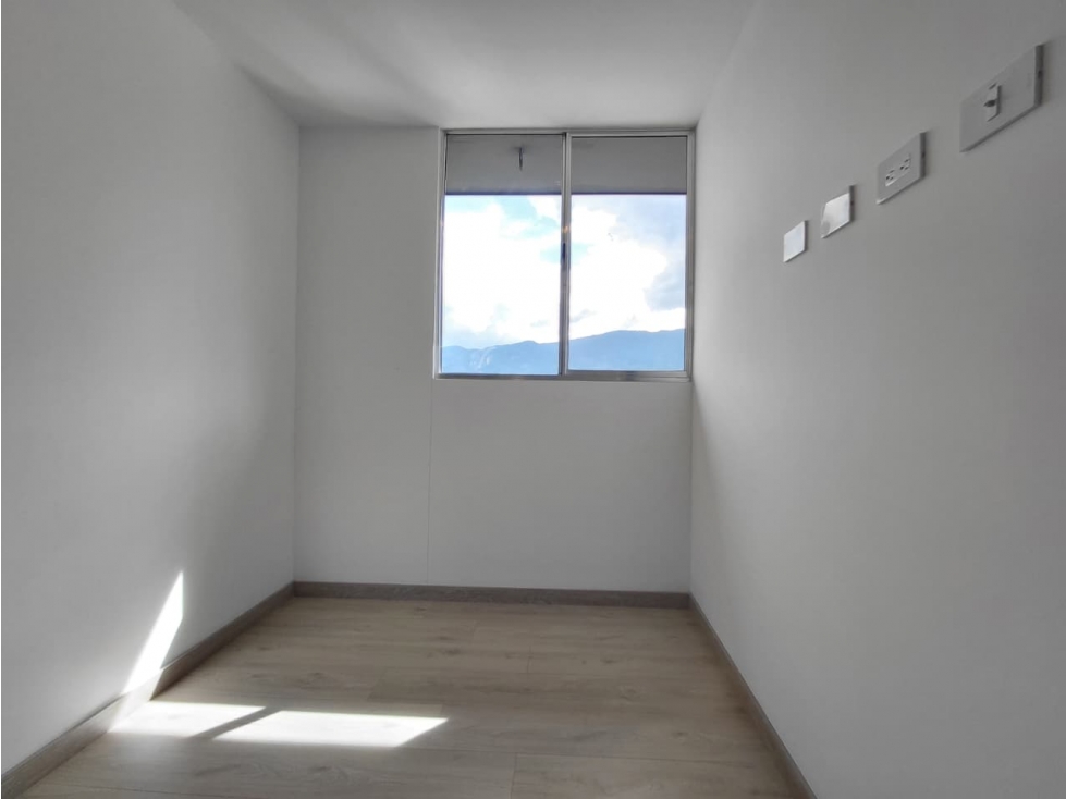 Apartamento en venta en Zona Industrial No. 1, Itagüí · foto 23 de 24