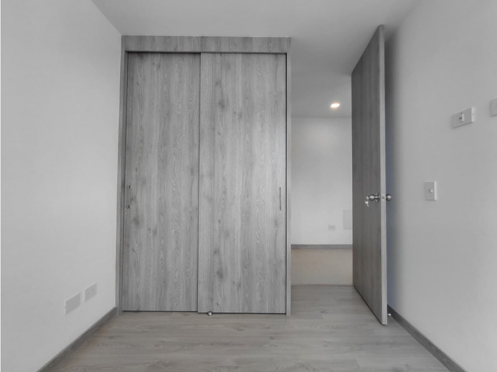 Apartamento en venta en Zona Industrial No. 1, Itagüí · foto 24 de 24